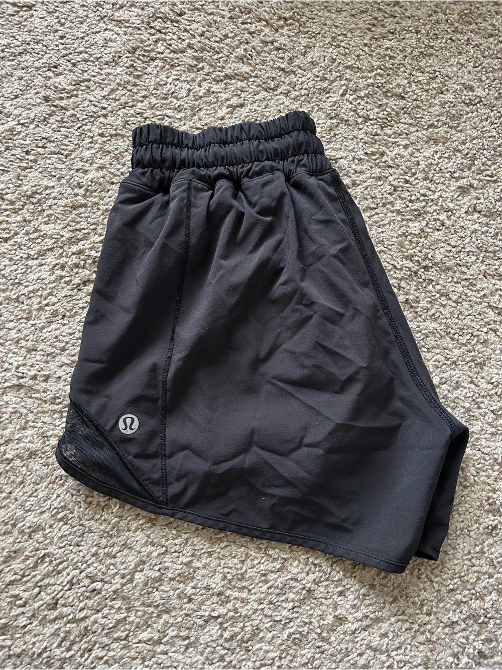 lululemon hotty hot shorts 4”